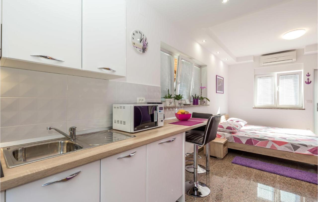 Nice Apartment In Rukavac With Kitchen Buitenkant foto