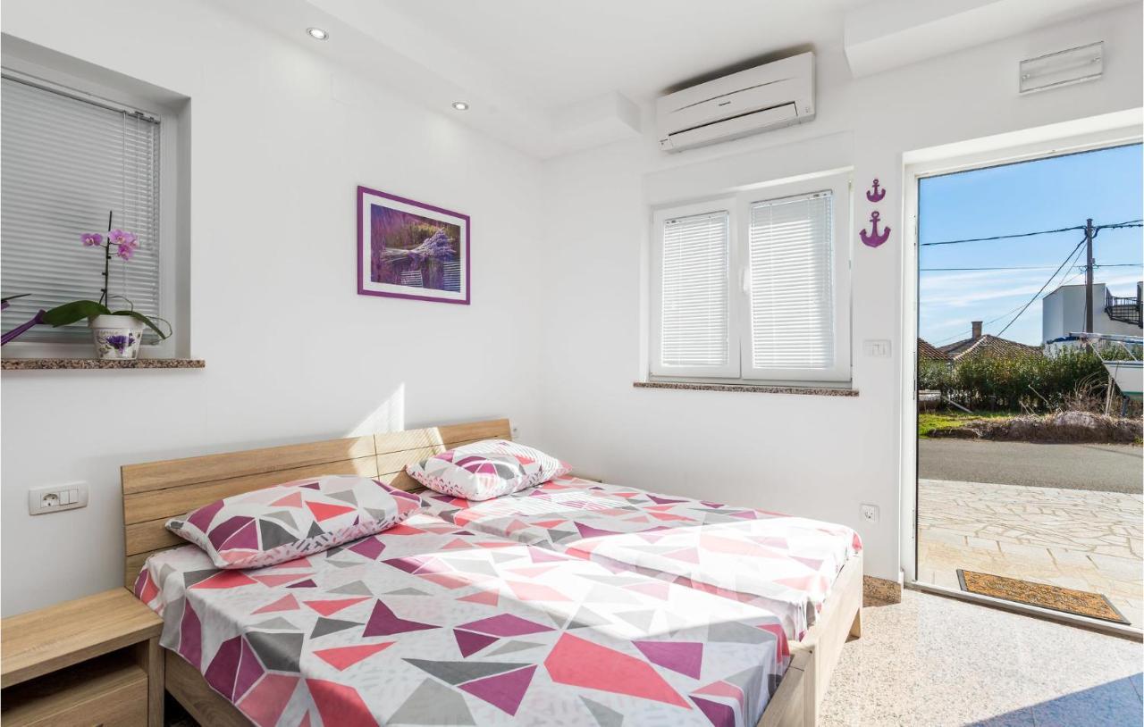 Nice Apartment In Rukavac With Kitchen Buitenkant foto